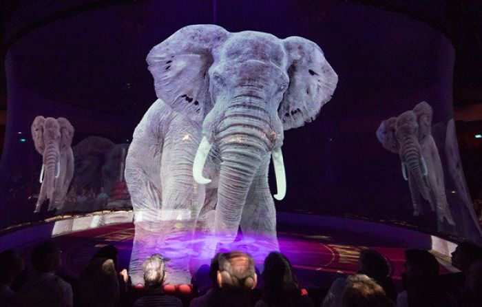 cirkus nahradil za živá zvířata hologramy
